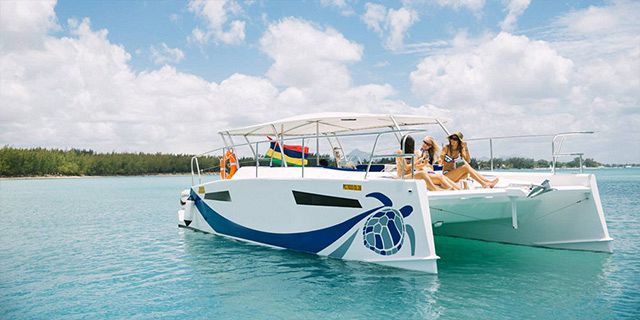 Half Day Private Catamaran Cruise At Balaclava (1)